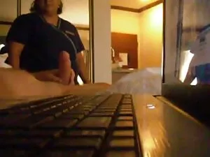 丽贝卡清除了她的社交媒体账户。 老性感的 ...