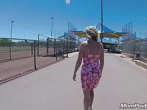 业余的 色情妈妈老