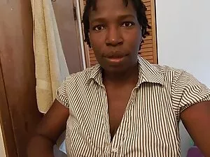 皮带！ 老男人的女孩性别的视频